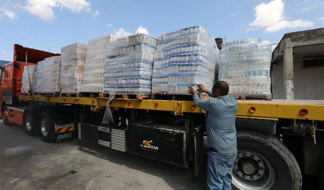 Batı Şeria'nın Cenin kentine gönderilecek gıda yardımları Nablus'tan yola çıktı