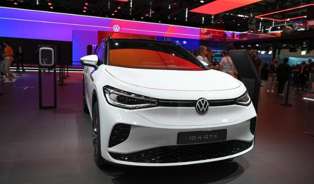 Volkswagen maliyetleri düşürmek için Almanya'da fabrika kapatmayı düşünüyor