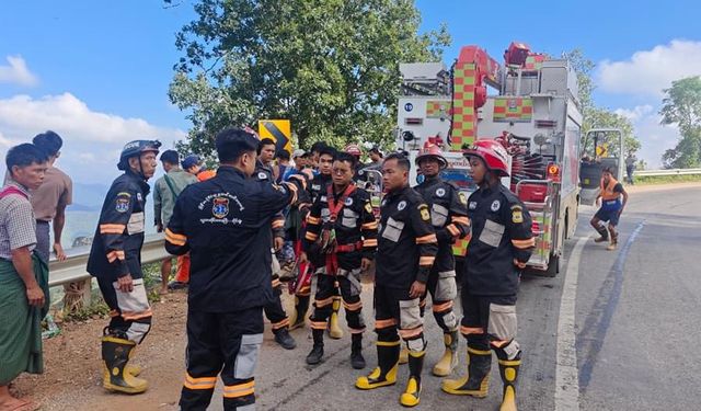 Myanmar'da minibüs kazası: 7 kişi öldü, 17 kişi yaralandı