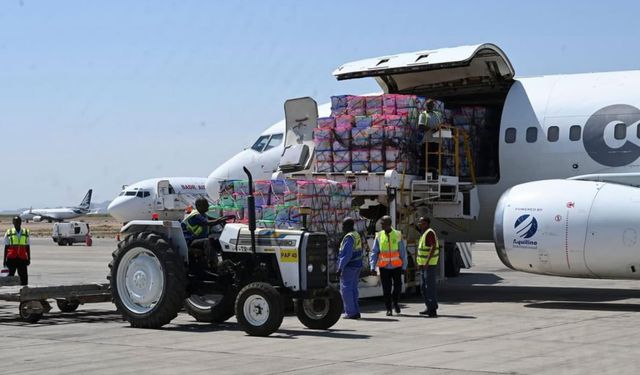 Sudan'da insani yardımların ülkeye girişi için dört havalimanı daha kullanılacak