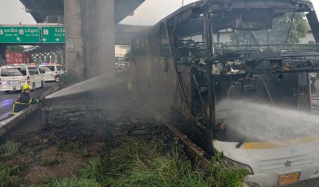 Tayland'da okul gezisinde otobüs yandı: 25 ölü