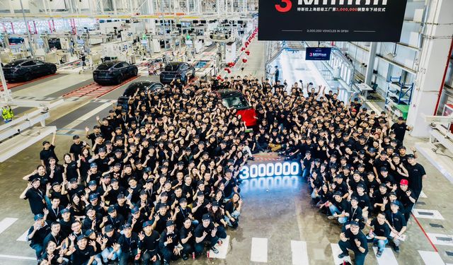 Tesla'nın Shanghai giga fabrikası 3 milyonuncu otomobilini üretim hattından indirdi