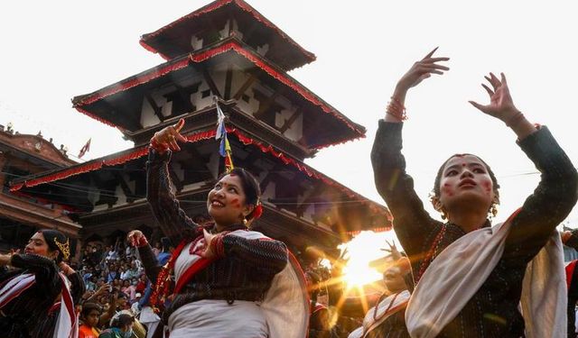 Nepal'de tarihi müzik etkinliği renkli görüntülere sahne oldu