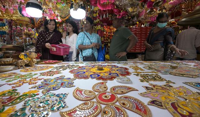 Singapur'da ışık festivali Diwali için hazırlıklar sürüyor