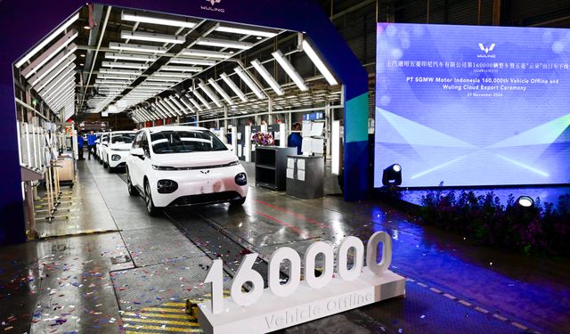 Çinli otomobil üreticisi SAIC-GM-Wuling'in iştiraki Endonezya'da 160.000'inci aracını üretti