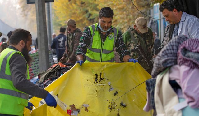 Hindistan kontrolündeki Keşmir'de el bombası saldırısı: 6 yaralı