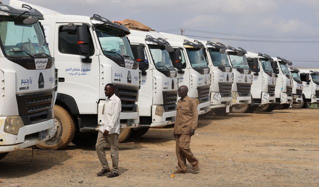 Sudan hükümeti yerinden edilmiş sivillere insani yardım gönderdi