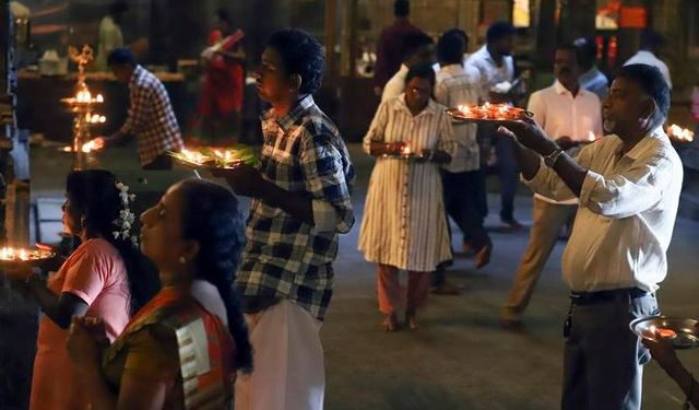 Işık festivali Diwali, Sri Lanka ve Hindistan'da kutlandı