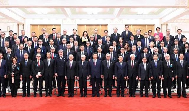 Xi ve İtalya Cumhurbaşkanı Mattarella, Çin-İtalya kültürel işbirliği konferansı temsilcileriyle görüştü