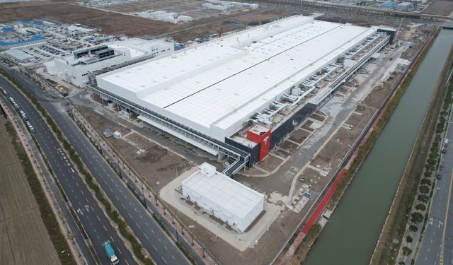 Tesla'nın Shanghai'daki mega fabrikasında test üretimi başladı