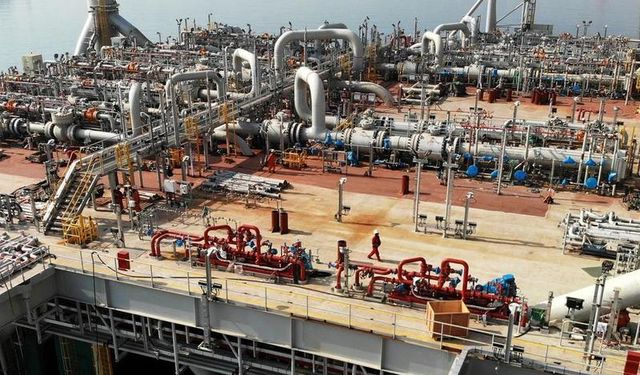 Çin'in ham petrol ve doğalgaz üretimi, geçen yıl 400 milyon tonu aşarak rekor kırdı