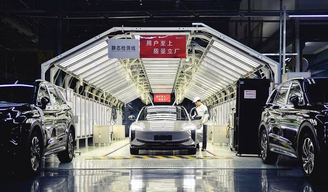 Çin'in ikonik sedan markası Hongqi'nin satışları 2024'te rekor kırdı