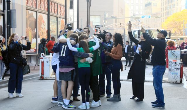 ABD'de 14 kişinin hayatını kaybettiği araçlı saldırının ardından Bourbon Caddesi yeniden açıldı