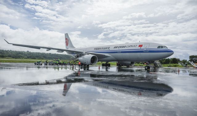 Çin'in gönderdiği yardım malzemeleri depremin vurduğu Vanuatu'ya ulaştı