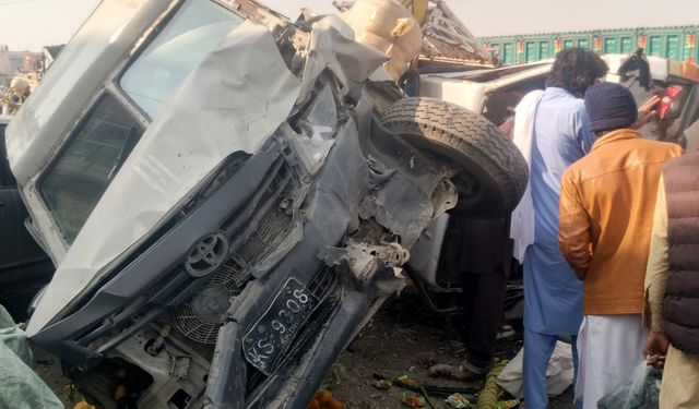 Pakistan'da trafik kazası: 12 ölü, 11 yaralı