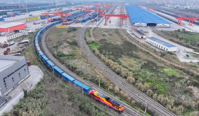 Çin-Türkiye Orta Koridor yük treni seferleri yeni bir dönemin başlangıcını simgeliyor