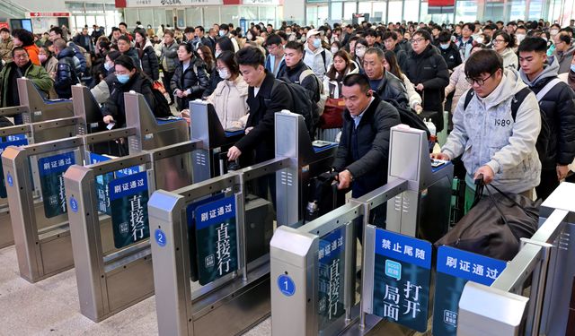 Çin'de yaklaşan Bahar Bayramı tatilinde rekor düzeyde uçak seyahati yapılması bekleniyor
