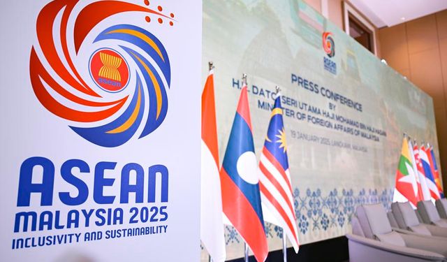 Çin Dışişleri Bakanı Wang, ASEAN Genel Sekreteri ile görüştü