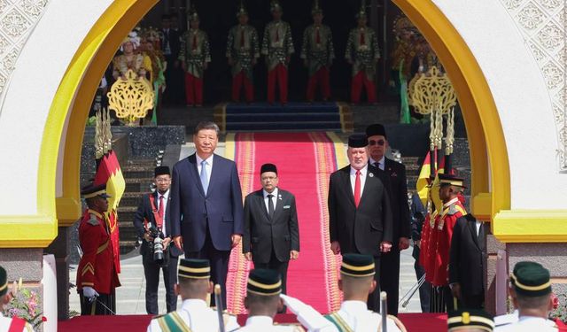 Çin Cumhurbaşkanı Xi, Malezya Kralı ile görüştü