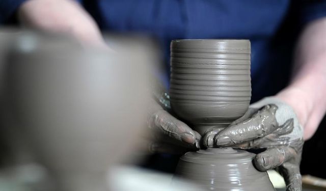 Çin'de kültürel miras listesinde yer alan Xing fırını porselen yapım tekniği gelecek nesillere aktarılıyor