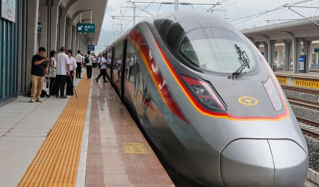 Çin'de yaz seyahat yoğunluğu sırasında 953 milyon tren yolculuğu yapılması bekleniyor