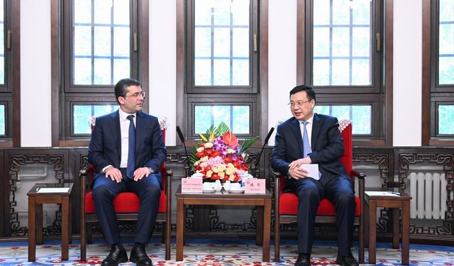 Xinhua Haber Ajansı Başkanı Fu, Azerbaycan medya kuruluşlarının temsilcileriyle görüştü