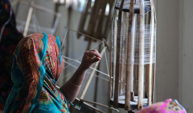 Bangladeş'te geleneksel Dakka muslini kumaşı yeniden hayat buluyor