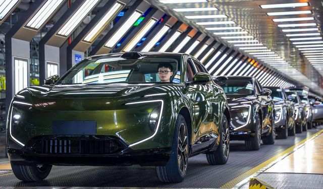 Çinli otomobil üreticisi Changan Otomotiv Grubu'nun resmi açılışı Chongqing kentinde gerçekleşti