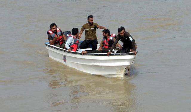 Pakistan'ı muson yağmurları vurdu: En az 79 ölü, 140 yaralı