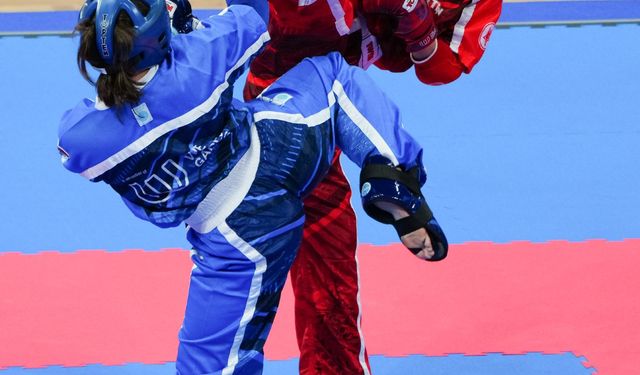 Türk milli sporcu Aybüke Kılınç, 2025 Dünya Oyunları'nda kick boks kadınlar yarı final mücadelesini kazandı