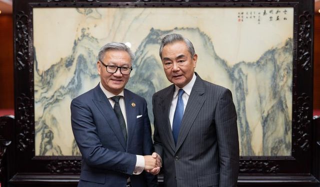 Çin Dışişleri Bakanı Wang, Laoslu mevkidaşı ile görüştü