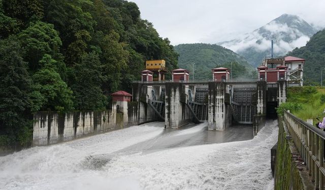 Çin'in Nepal'de inşa ettiği hidroelektrik santrali 3 milyar kilovatsaat elektrik üretti