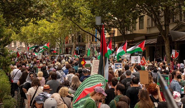 On binlerce Avustralyalı Filistin'e destek için protesto gösterisi düzenledi