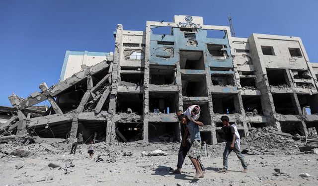 İsrail, Gazze'nin Şeyh Rıdvan mahallesini vurdu: En az 27 ölü