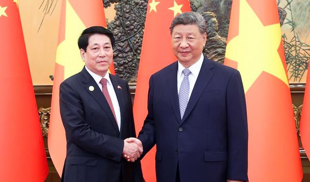Çin Cumhurbaşkanı Xi, Vietnamlı mevkidaşı ile görüştü