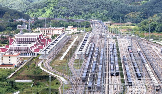 Çin-Laos Demiryolu, faaliyete başlamasından bu yana 60.000'den fazla yük treni tarafından kullanıldı