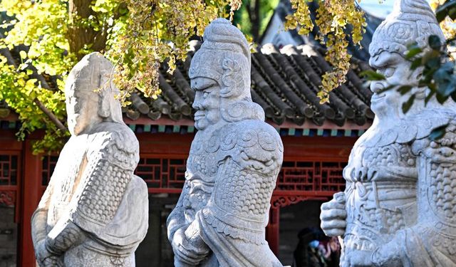 Çin'in başkentindeki Beijing Taş Oymacılığı Sanat Müzesi sonbahar renklerine büründü