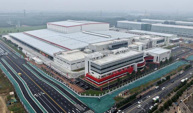 Coca-Cola şişeleme firmasının yeni fabrikası Çin'in Zhengzhou kentinde faaliyete geçti