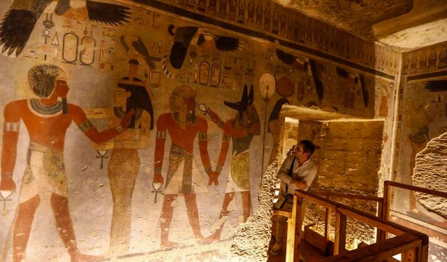 Mısır'da 20 yıllık restorasyonun ardından Kral III. Amenhotep'un mezarı ziyarete açıldı