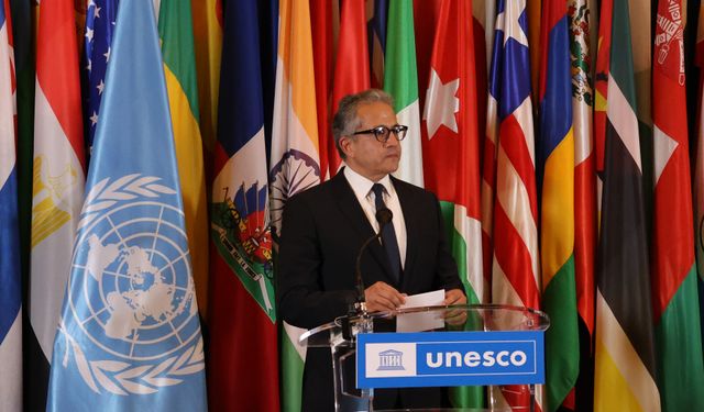 Mısır'ın eski Turizm ve Eski Eserler Bakanı El-Anani, UNESCO Genel Direktörü seçildi