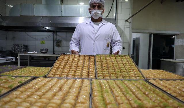 Ankara'nın sütlü-tahinli baklavası Çinli turistlerin yeni gözdesi olmaya aday