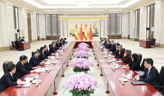 Çin Başbakanı Li, İspanya Kralı 6. Felipe ile görüştü