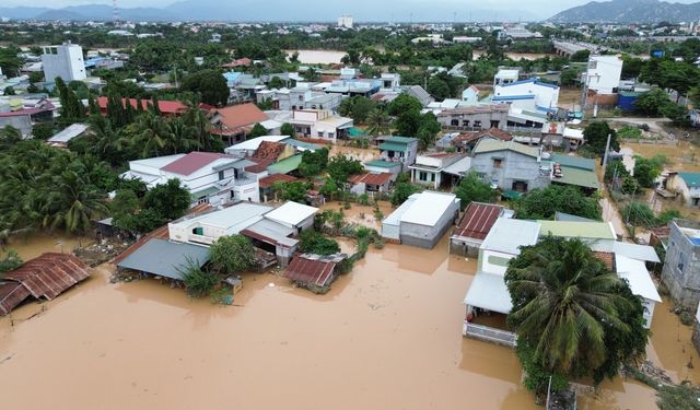 Çin, sellerden etkilenen Vietnam'a nakdi yardımda bulunacak