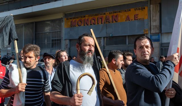 Yunanistan'da çiftçiler ve besiciler geniş çaplı protesto düzenledi