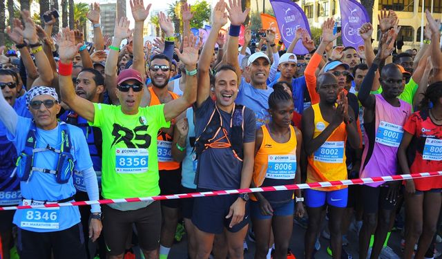 Tunus'un başkenti Tunus'ta düzenlenen maratona binlerce koşucu katıldı