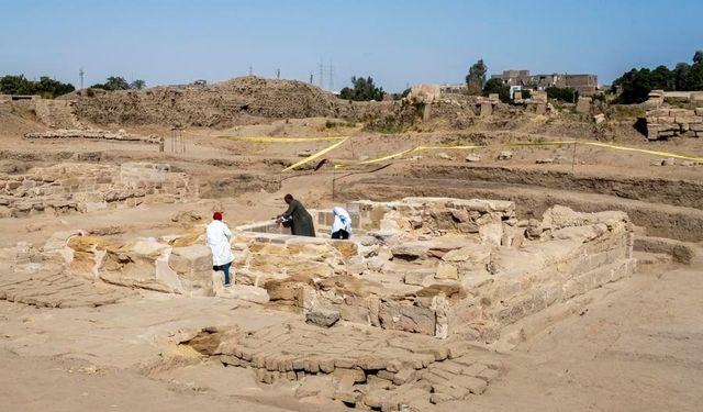 Mısırlı ve Çinli arkeologlar Mısır'da 'kutsal göl' keşfetti