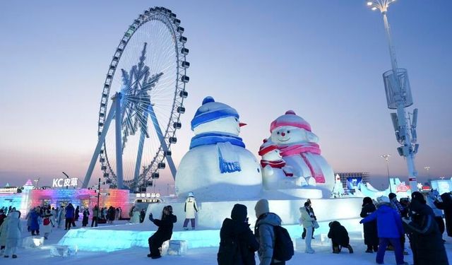 Çin'deki Harbin Buz ve Kar Dünyası hava sıcaklıklarının yükselmesiyle kapılarını erken kapadı