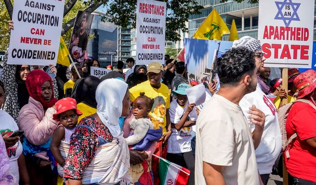 ABD ve İsrail'in İran'a yönelik saldırıları Güney Afrika'da protesto edildi