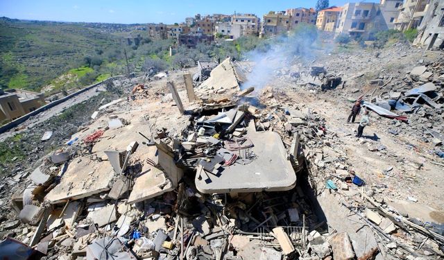 İsrail, Lübnan'da 3 katlı bir binayı vurdu: 19 ölü