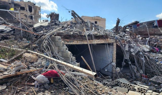 İsrail'in 2 Mart'tan bu yana Lübnan'a yönelik saldırılarında hayatını kaybedenlerin sayısı 886'ya yükseldi